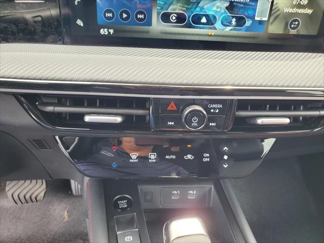 2025 Nissan Kicks SR FWD