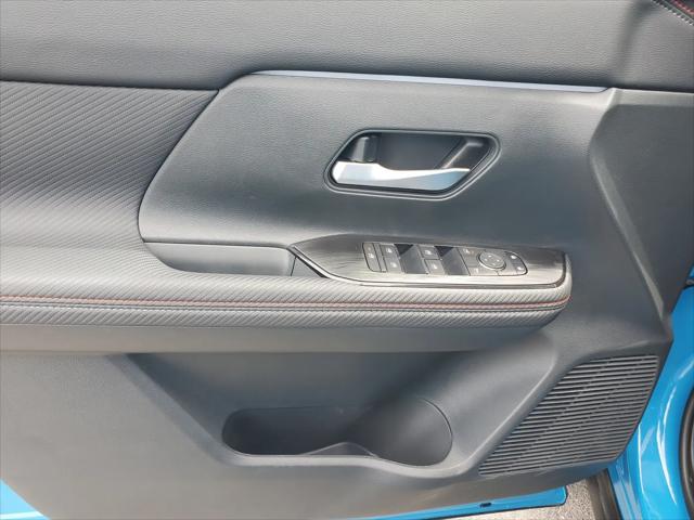 2025 Nissan Kicks SR FWD