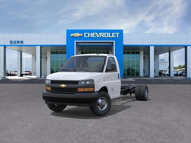 2025 Chevrolet Express Cutaway 4500 Van