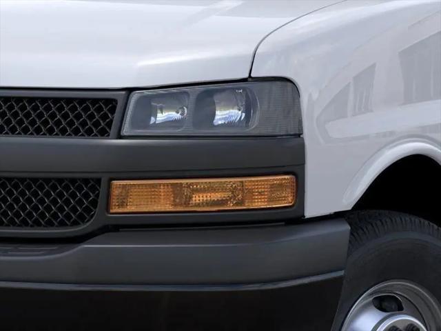 2025 Chevrolet Express Cutaway 4500 Van
