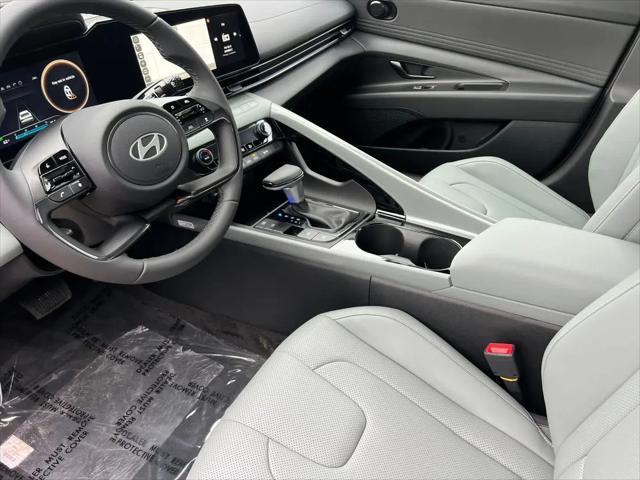2025 Hyundai Elantra Hybrid Limited