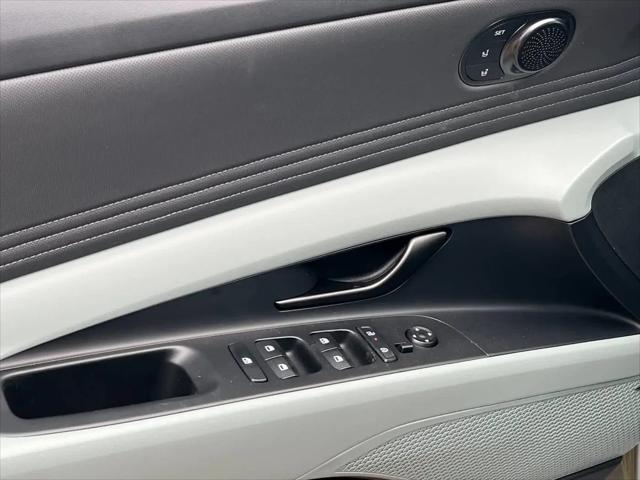 2025 Hyundai Elantra Hybrid Limited