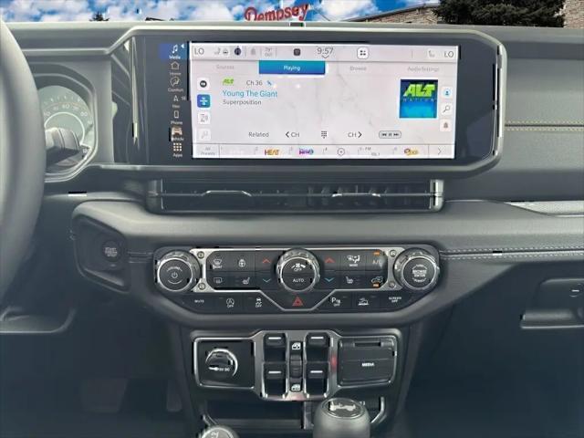 2025 Jeep Wrangler 4-Door Sahara 4x4