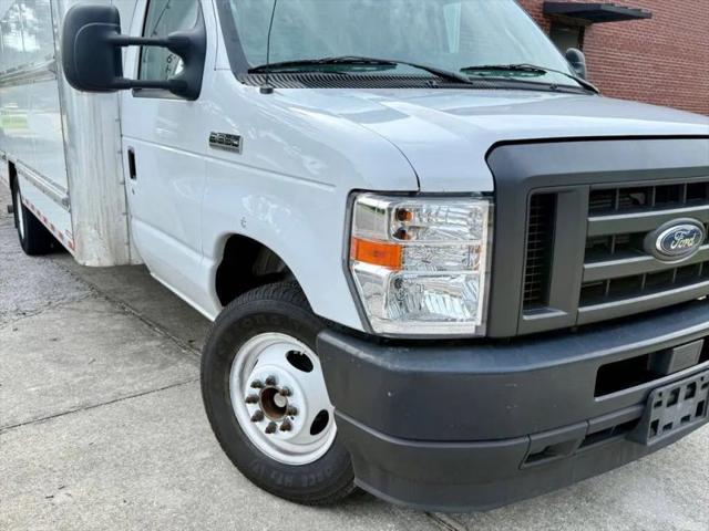 2022 Ford E-350 Cutaway Base