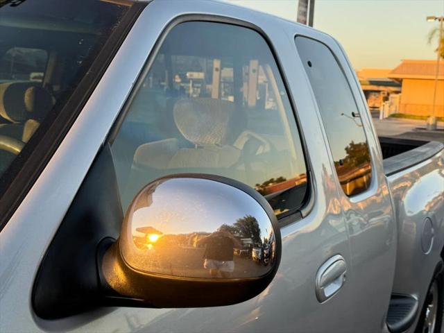 2002 Ford F-150 LARIAT