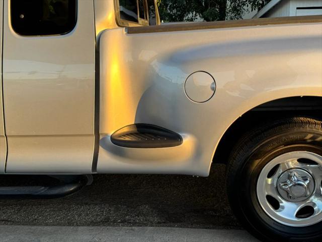 2002 Ford F-150 LARIAT