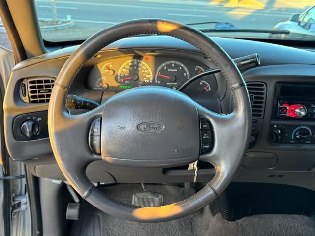 2002 Ford F-150 LARIAT