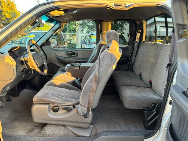 2002 Ford F-150 LARIAT