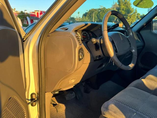 2002 Ford F-150 LARIAT
