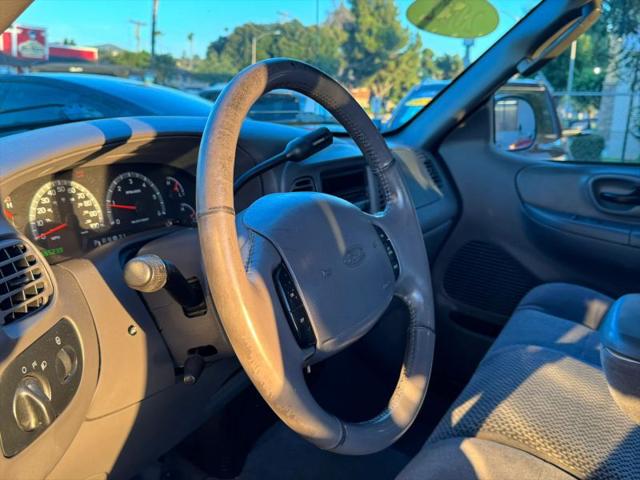 2002 Ford F-150 LARIAT