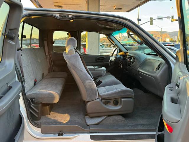 2002 Ford F-150 LARIAT