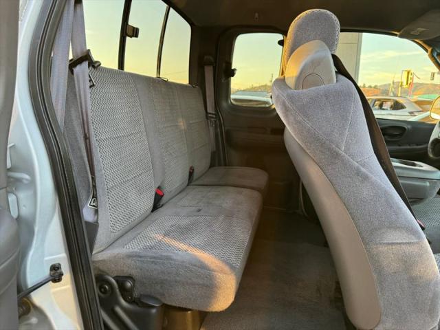 2002 Ford F-150 LARIAT