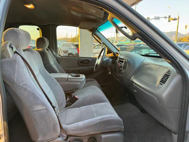 2002 Ford F-150 LARIAT