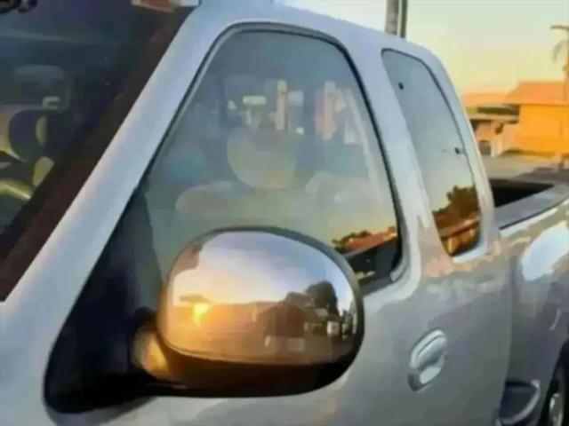 2002 Ford F-150 LARIAT
