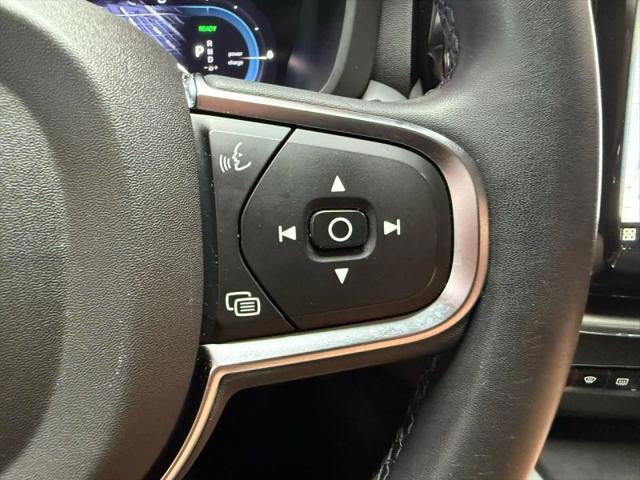 2024 Volvo XC60 Recharge T8 Core Dark Theme
