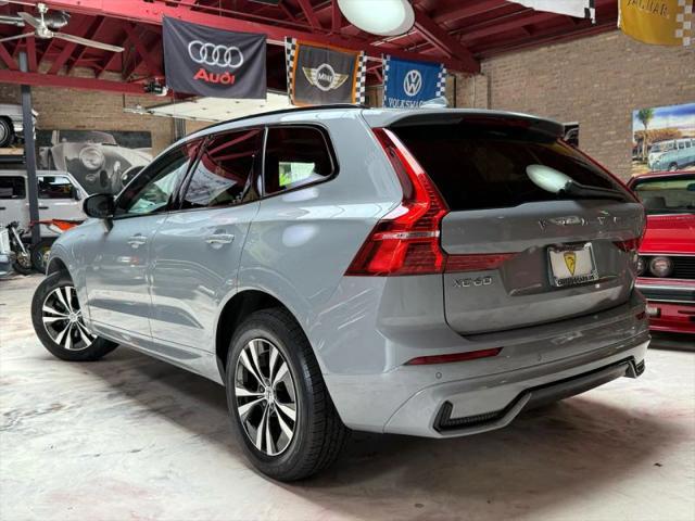 2024 Volvo XC60 Recharge T8 Core Dark Theme