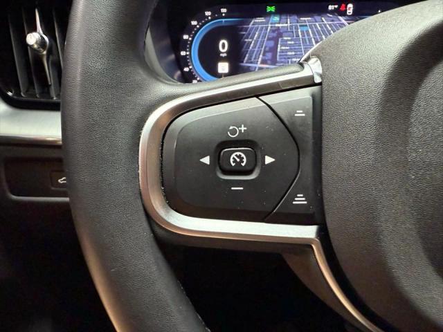 2024 Volvo XC60 Recharge T8 Core Dark Theme