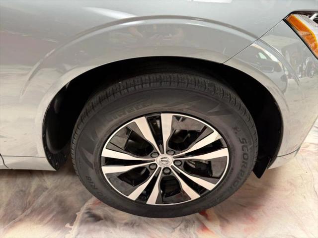 2024 Volvo XC60 Recharge T8 Core Dark Theme