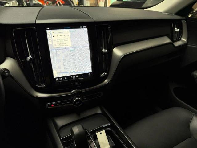 2024 Volvo XC60 Recharge T8 Core Dark Theme