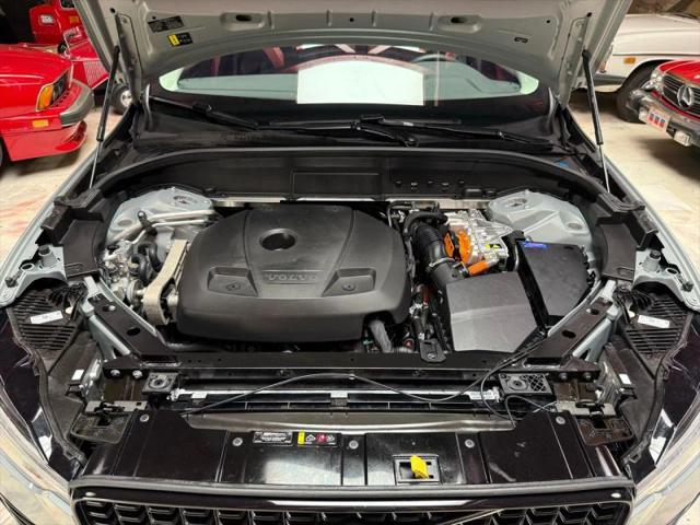 2024 Volvo XC60 Recharge T8 Core Dark Theme