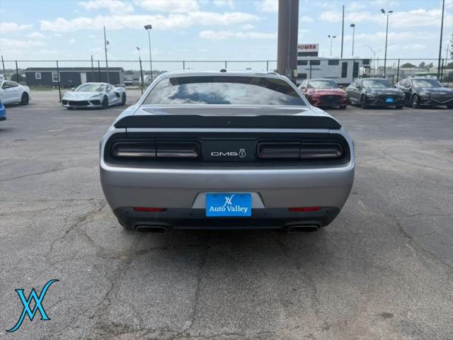 2017 Dodge Challenger R/T Shaker
