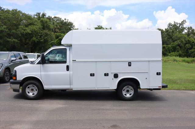 2025 GMC Savana Cutaway Work Van