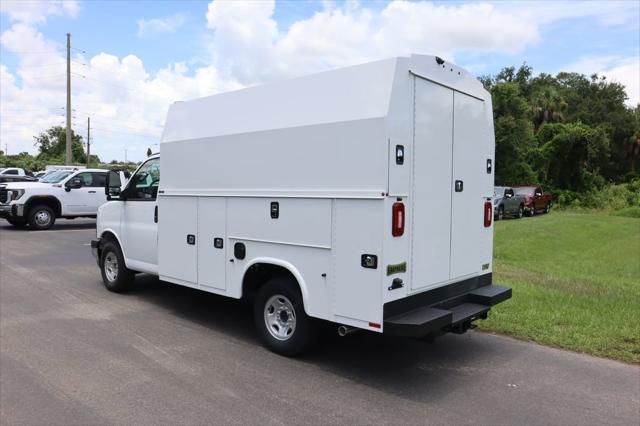 2025 GMC Savana Cutaway Work Van