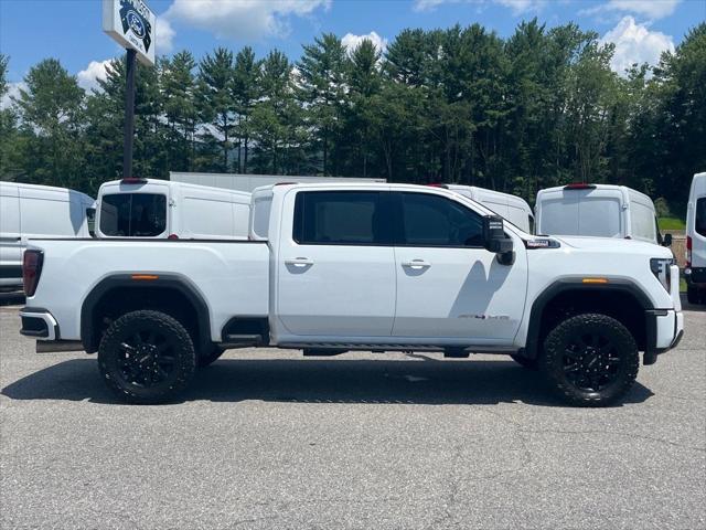 2025 GMC Sierra 2500HD 4WD Crew Cab Standard Bed AT4