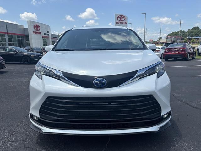 2025 Toyota Sienna XLE