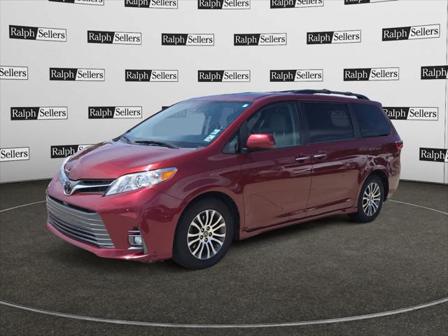 2020 Toyota Sienna XLE