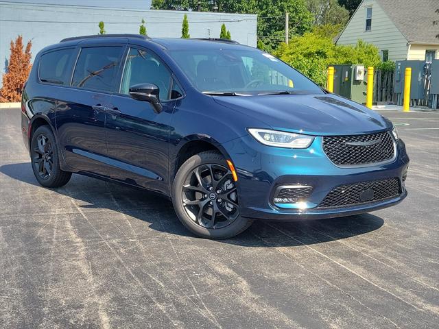 2025 Chrysler Pacifica PACIFICA LIMITED AWD