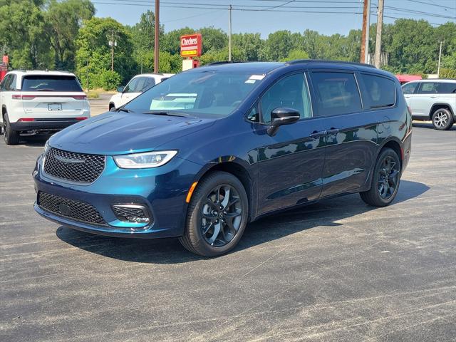 2025 Chrysler Pacifica PACIFICA LIMITED AWD