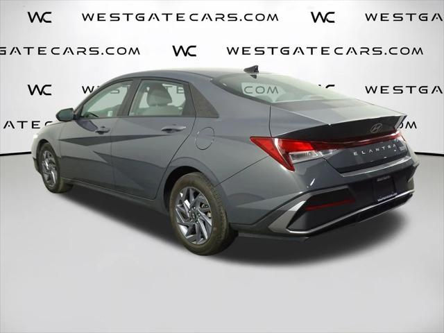 2024 Hyundai Elantra SEL 2024 Hyundai Elantra SEL