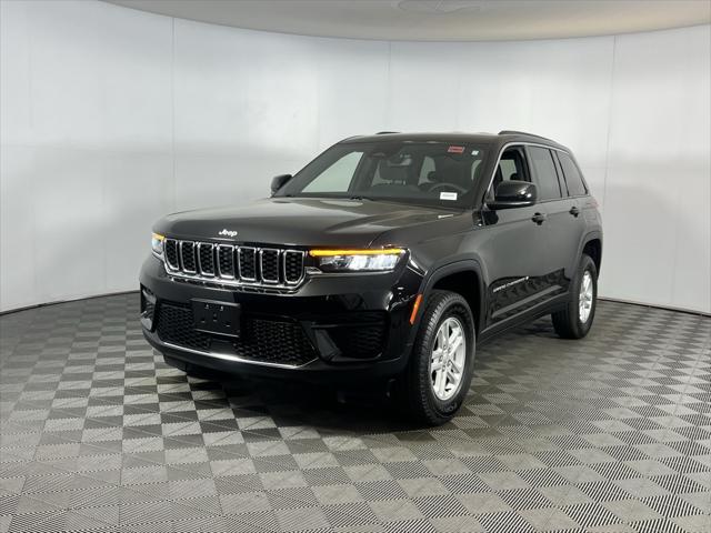 2024 Jeep Grand Cherokee Laredo 4x2
