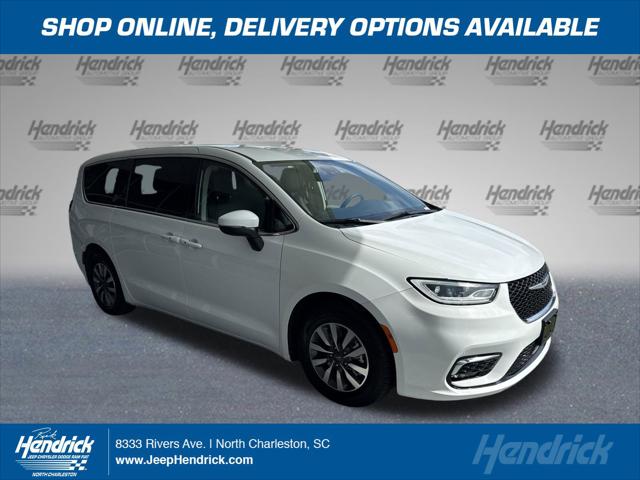 2023 Chrysler Pacifica Hybrid Touring L