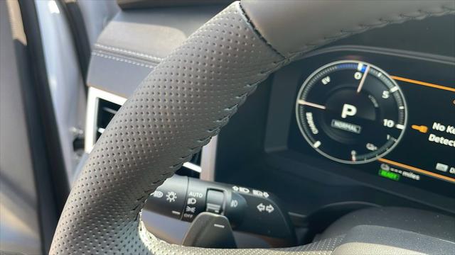 2025 Mitsubishi Outlander PHEV SE S-AWC