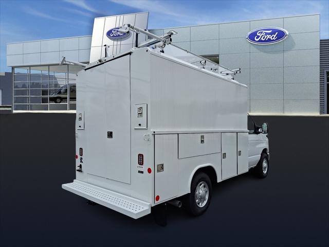 2026 Ford E-350 Cutaway Base Cutaway