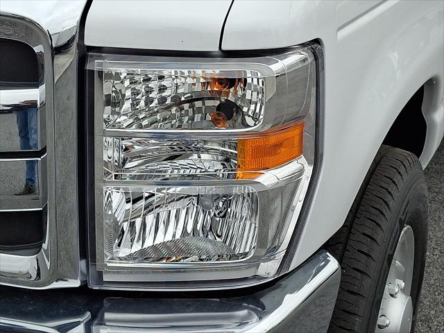 2026 Ford E-350 Cutaway Base Cutaway
