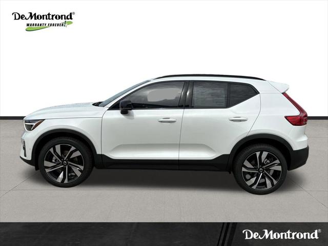 2026 Volvo XC40 Plus, B4 FWD Gas (mild hybrid), Dark