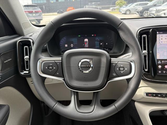 2026 Volvo XC40 Plus, B4 FWD Gas (mild hybrid), Dark