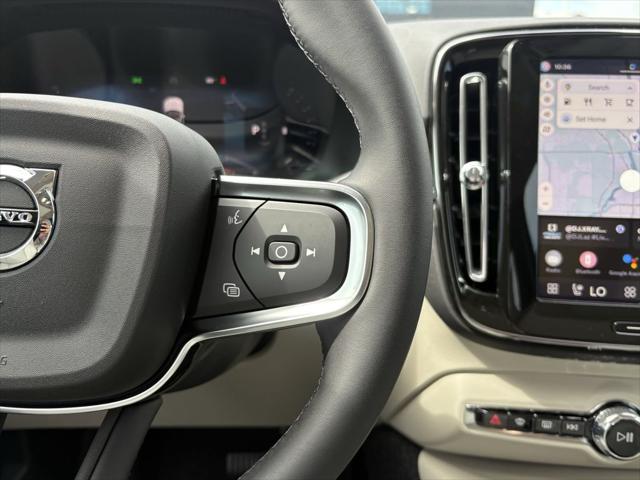 2026 Volvo XC40 Plus, B4 FWD Gas (mild hybrid), Dark