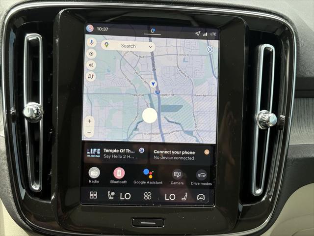 2026 Volvo XC40 Plus, B4 FWD Gas (mild hybrid), Dark