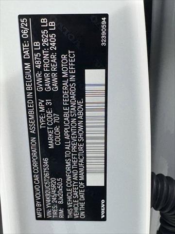 2026 Volvo XC40 Plus, B4 FWD Gas (mild hybrid), Dark