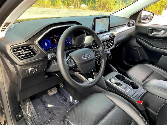 2022 Ford Escape Titanium Hybrid