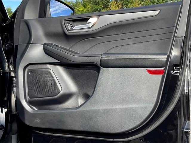2022 Ford Escape Titanium Hybrid