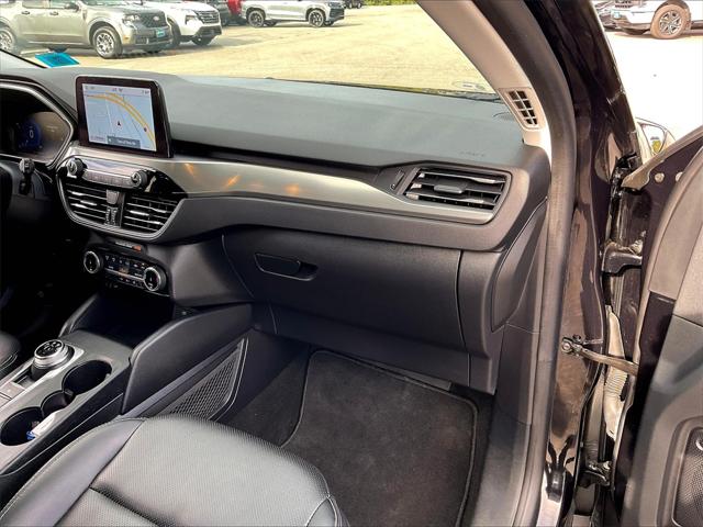 2022 Ford Escape Titanium Hybrid