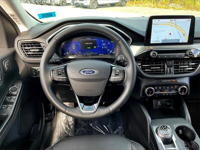 2022 Ford Escape Titanium Hybrid