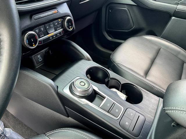 2022 Ford Escape Titanium Hybrid