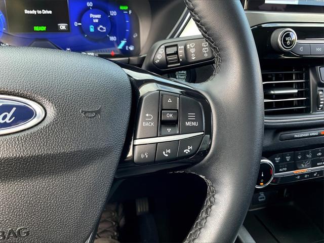 2022 Ford Escape Titanium Hybrid