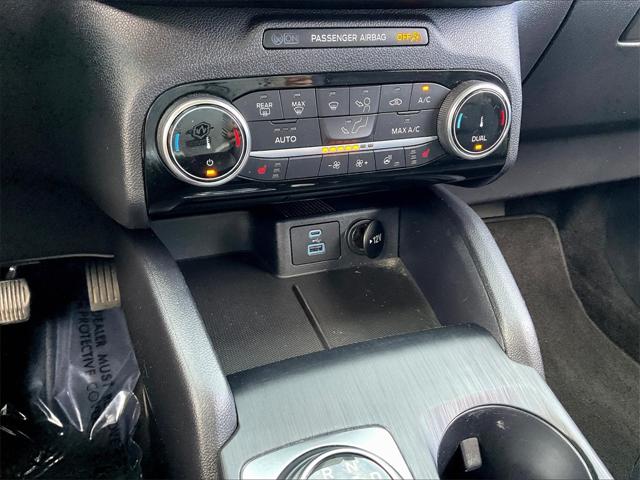 2022 Ford Escape Titanium Hybrid